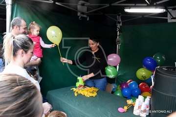 Papá Noel recibe el cariño de cientos de niños de Telde (Foto Antonio Alí y TA)